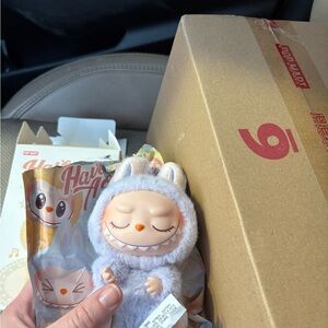 Zizi purple have a seat Labubu popmart